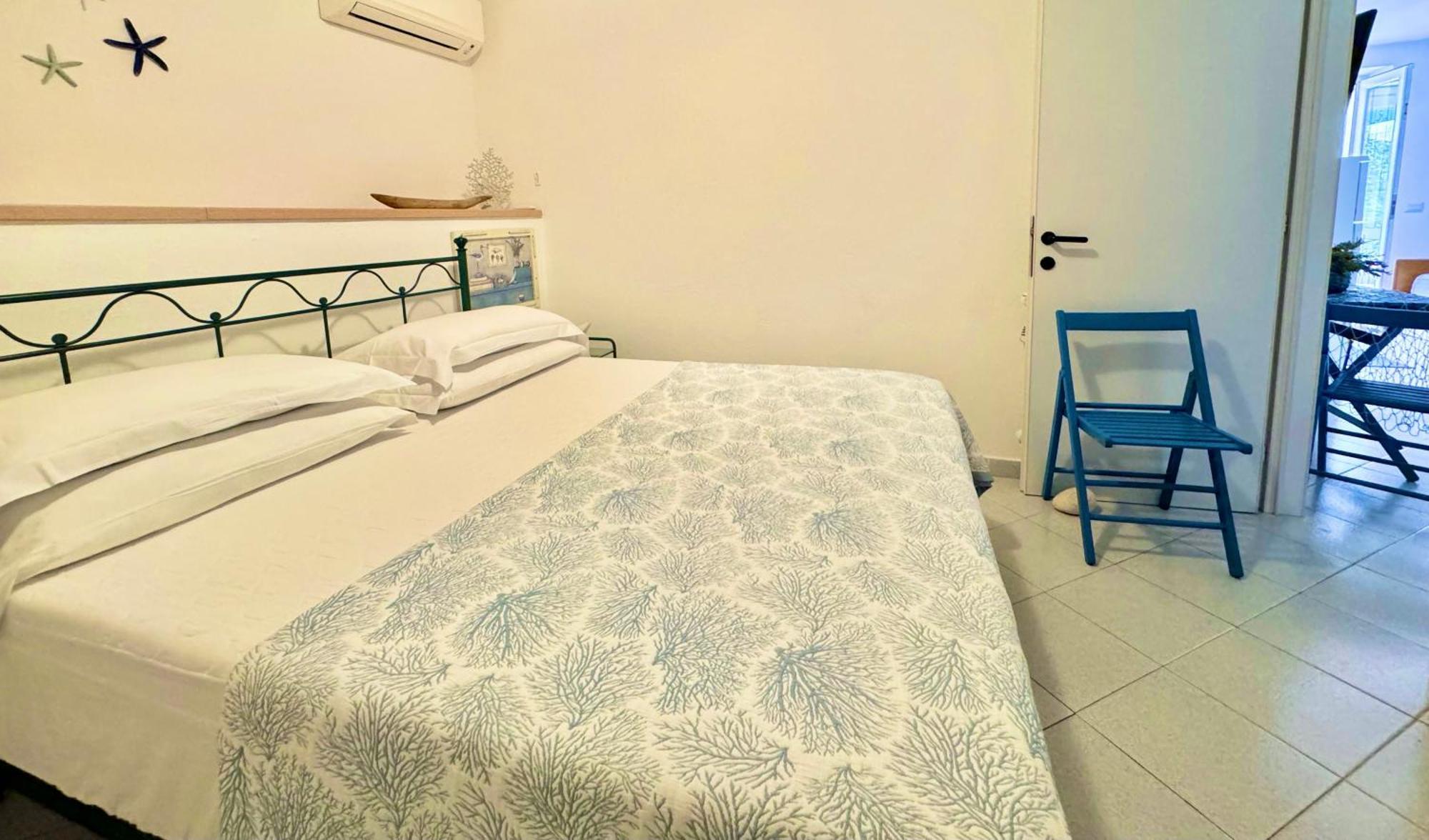 Ponzasmeralda Le Forna Aparthotel Ponza