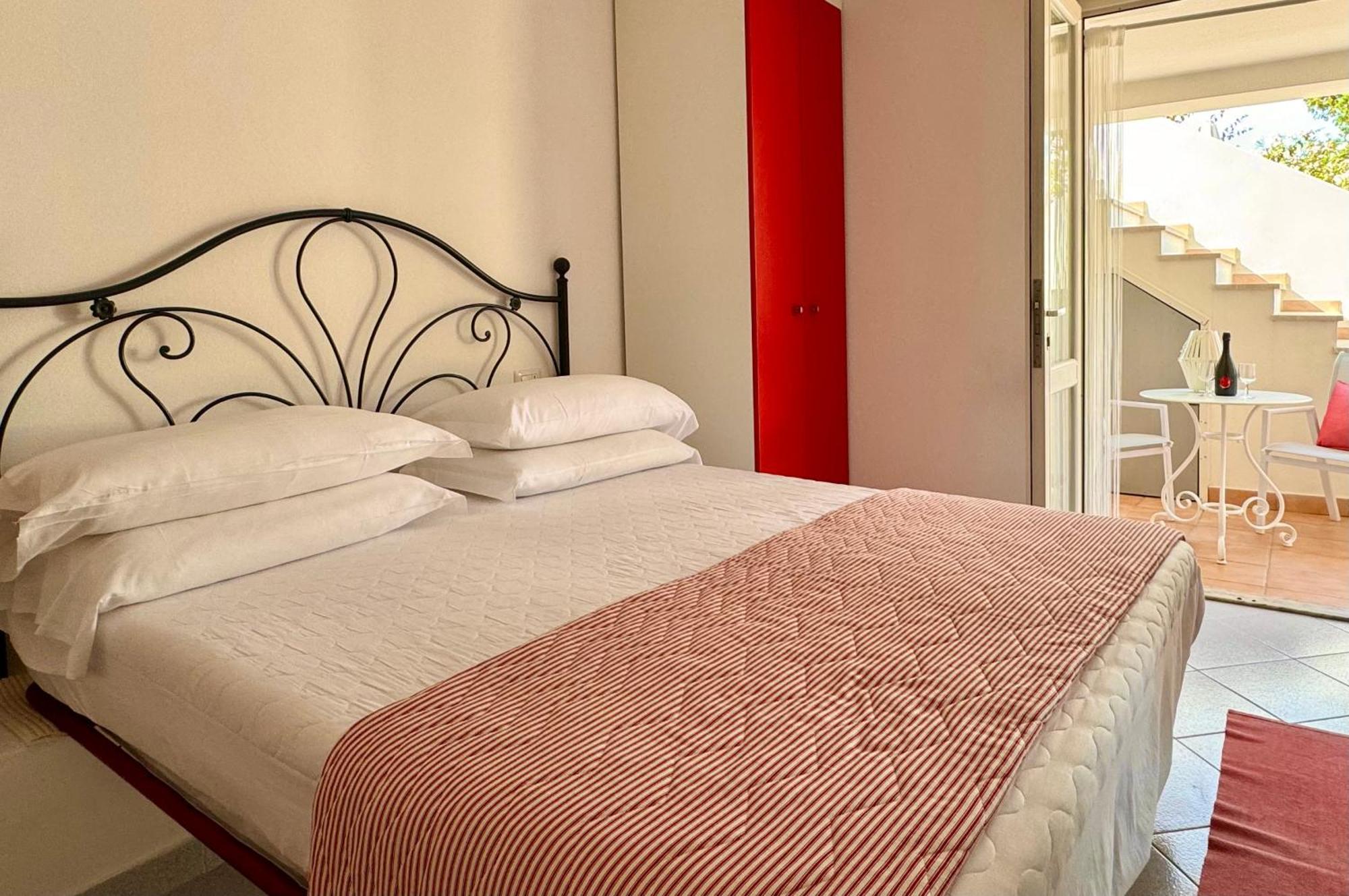 Ponzasmeralda Le Forna Aparthotel *