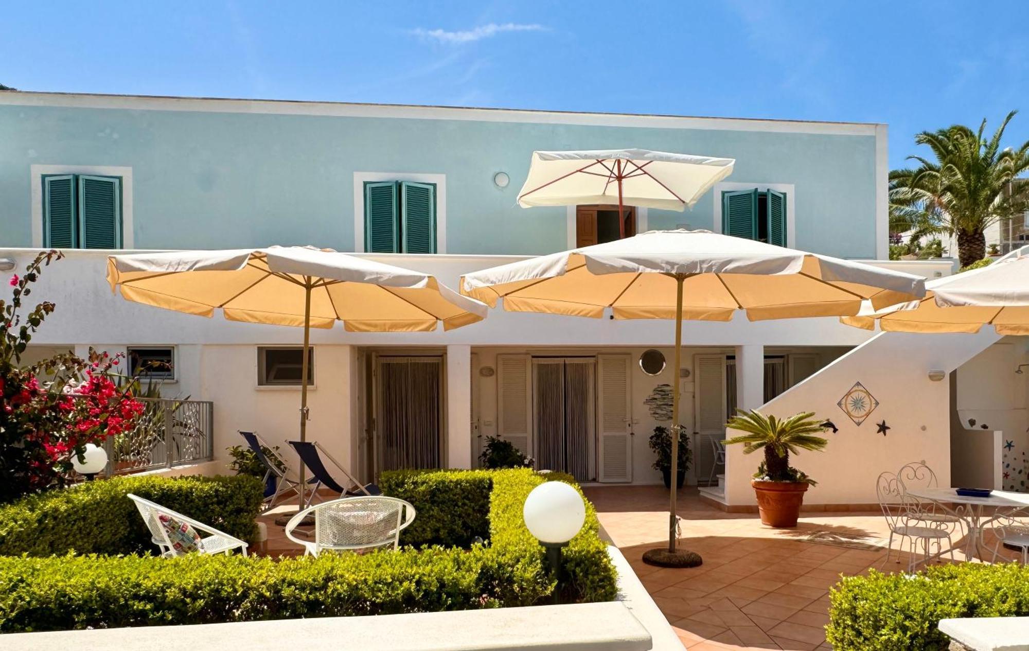 Ponzasmeralda Le Forna Aparthotel